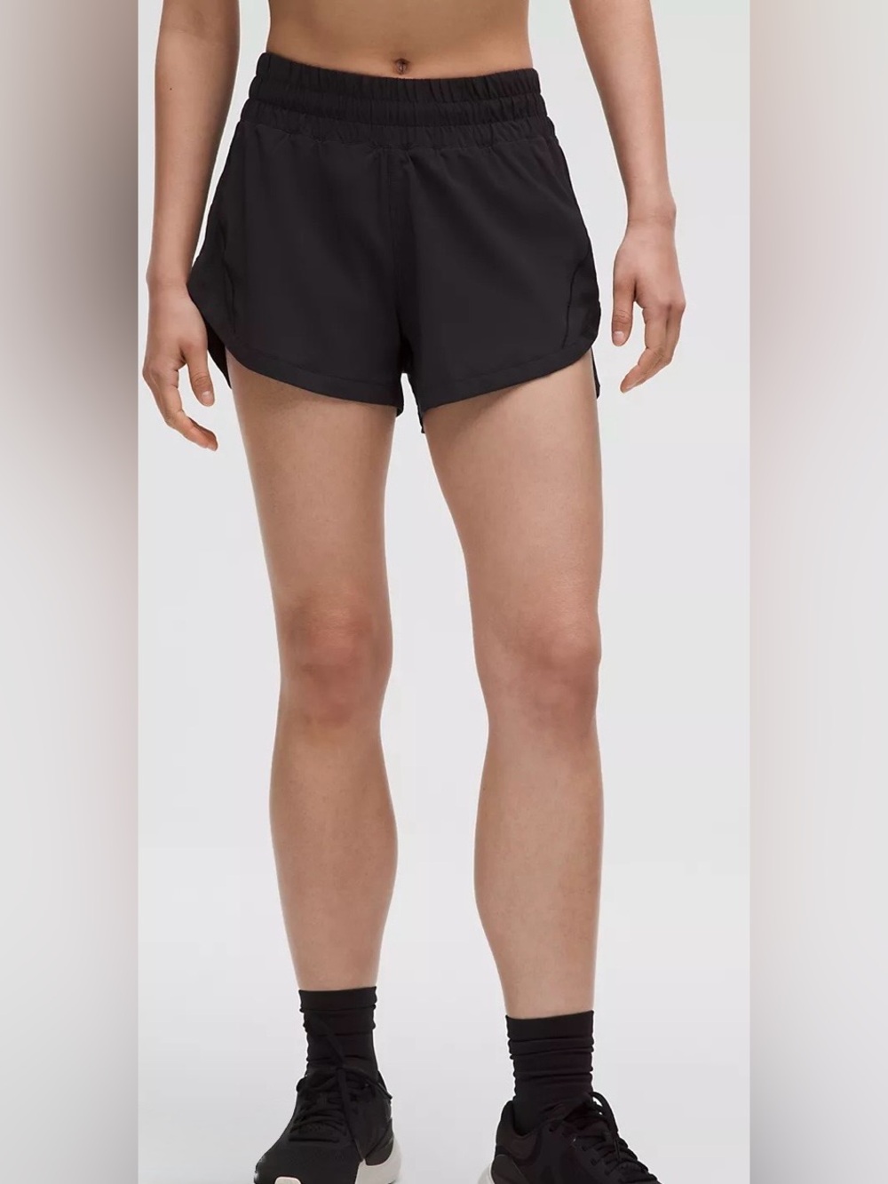 Lululemon Tracker Women’s Mid-Rised Lined Shorts 2.5” - Picture 1 of 8